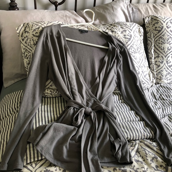 The Limited ,, gray wrap top - Picture 5 of 15